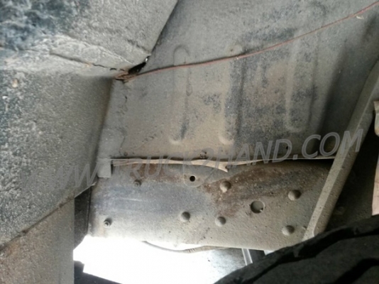 รถบรรทุก 6 ล้อ ยี่ห้ออีซูซุ เป็นกระบะไม้+หัวไม้