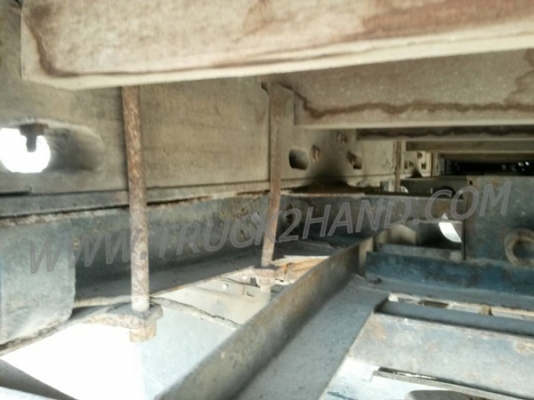 รถบรรทุก 6 ล้อ ยี่ห้ออีซูซุ เป็นกระบะไม้+หัวไม้