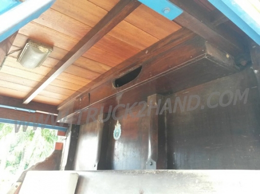 รถบรรทุก 6 ล้อ ยี่ห้ออีซูซุ เป็นกระบะไม้+หัวไม้