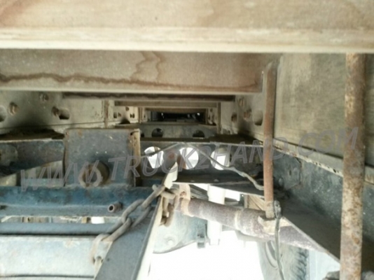 รถบรรทุก 6 ล้อ ยี่ห้ออีซูซุ เป็นกระบะไม้+หัวไม้