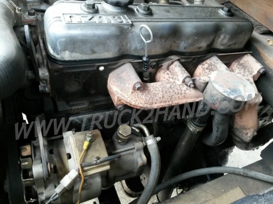 รถบรรทุก 6 ล้อ ยี่ห้ออีซูซุ เป็นกระบะไม้+หัวไม้