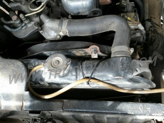 รถบรรทุก 6 ล้อ ยี่ห้ออีซูซุ เป็นกระบะไม้+หัวไม้