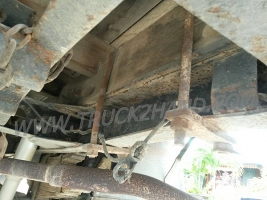 รถบรรทุก 6 ล้อ ยี่ห้ออีซูซุ เป็นกระบะไม้+หัวไม้