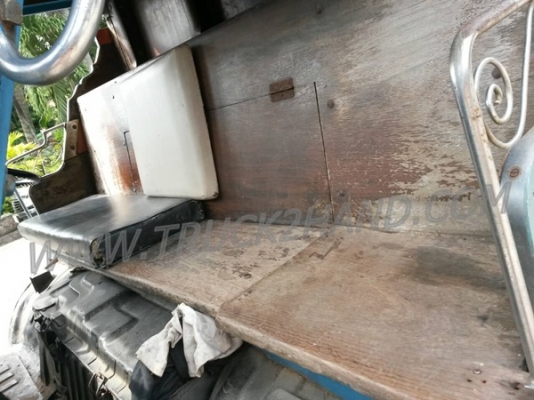 รถบรรทุก 6 ล้อ ยี่ห้ออีซูซุ เป็นกระบะไม้+หัวไม้