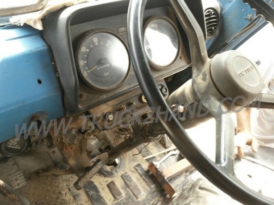 รถบรรทุก 6 ล้อ ยี่ห้ออีซูซุ เป็นกระบะไม้+หัวไม้