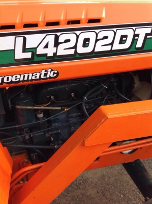 แทรกเตอร์คูโบต้า L4202DT สภาพสวยมากเดิมๆ ทั้งคัน มีผานดันหน้า และผานหลัง  พร้อมส่งถึงที่ระยะทางไม่เกิน 300 ก.ม.