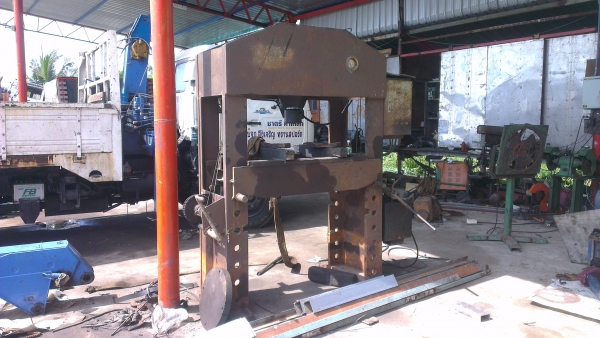 *ขออนุญาติขายครับ Sell> ขายแท่นอัดลูกหมาก TMC 150T. ตัน มีระบบไฟฟ้ามาในตัว มอเตอร์ 3 เฟส 10 แรงครับ