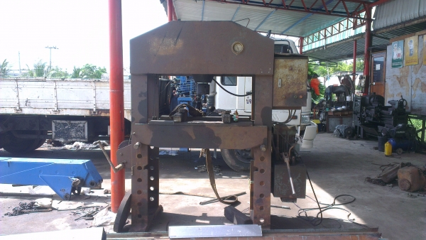 *ขออนุญาติขายครับ Sell> ขายแท่นอัดลูกหมาก TMC 150T. ตัน มีระบบไฟฟ้ามาในตัว มอเตอร์ 3 เฟส 10 แรงครับ