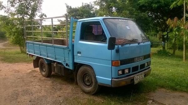 ขาย 4 ล้อ NHR55E เครื่อง 4JB1 88 แรงม้า คัสซีสวยตลอดเส้น คอกสวย ทะเบียนพร้อมโอน ราคาต่อรองได้