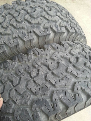 ขายยางBF 31-10.5-15 สองเส้น