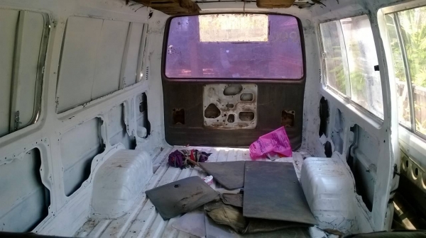 รถตู้โตโยต้า 2.2 ไฮเอท 3.5หมื่น รถตู้โตโยต้า 2.2 ไฮเอท 3.5หมื่น