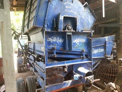 ขายรถนวดข้าว ไทยเส็งยนต์5ฟุต 6ล้อเครื่อง74แรง สภาพพร้อมใช้งาน สนใจโทร 090-8588220คุณนะ ID:narong498 หรือ www.truck.in.th/498