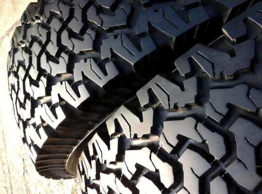 ขายยาง BF Goodrich All-terrain ขนาด 265 75 r16 ปี13 สวยๆ