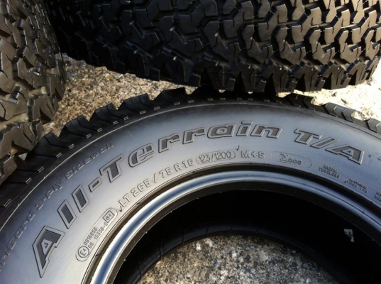 ขายยาง BF Goodrich All-terrain ขนาด 265 75 r16 ปี13 สวยๆ ขายยาง BF Goodrich All-terrain ขนาด 265 75 r16 ปี13 สวยๆ