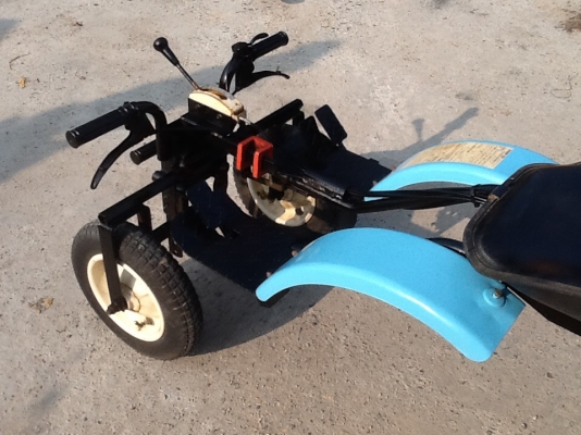 รถขับเล่นหรือสะสมสวยงามเครื่องMitsubishi รถขับเล่นหรือสะสมสวยงามเครื่องMitsubishi