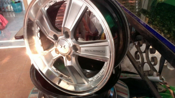 ล้อแม็กขอบ17 5รู 114