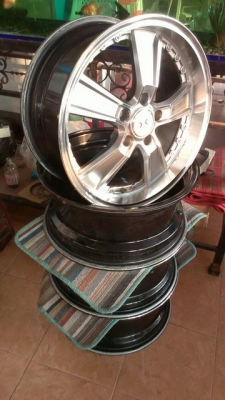 ล้อแม็กขอบ17 5รู 114