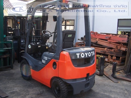 ขายรถ โฟล์คลิฟท์ TOYOTA รุ่น 8-FG15