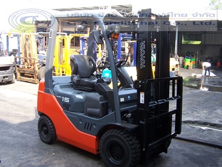 ขายรถ โฟล์คลิฟท์ TOYOTA รุ่น 8-FG15