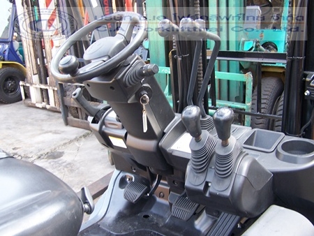 ขายรถ โฟล์คลิฟท์ TOYOTA รุ่น 8-FG15