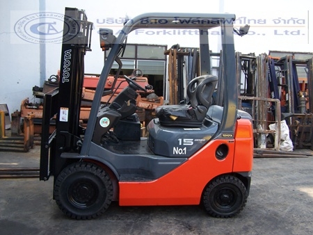 ขายรถ โฟล์คลิฟท์ TOYOTA รุ่น 8-FG15