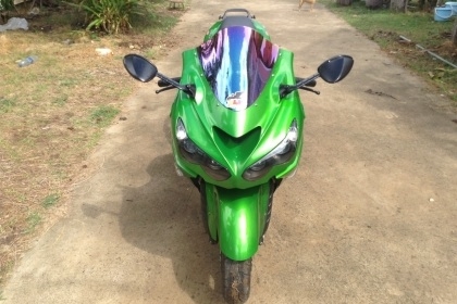 ธารนนทบุรี//ขาย kawasaki Ninja zzr1400 ปี2012 เดิมๆสวยๆ  เครื่องสมบูรณ์ ระบบไฟสมบูรณ์ทุกจุด เอกสารอินวอยท์ -สรรพสารมิตร