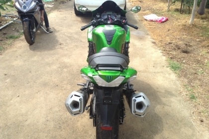 ธารนนทบุรี//ขาย kawasaki Ninja zzr1400 ปี2012 เดิมๆสวยๆ  เครื่องสมบูรณ์ ระบบไฟสมบูรณ์ทุกจุด เอกสารอินวอยท์ -สรรพสารมิตร