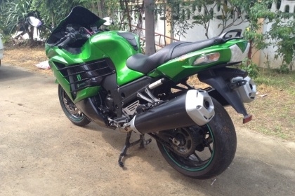 ธารนนทบุรี//ขาย kawasaki Ninja zzr1400 ปี2012 เดิมๆสวยๆ  เครื่องสมบูรณ์ ระบบไฟสมบูรณ์ทุกจุด เอกสารอินวอยท์ -สรรพสารมิตร