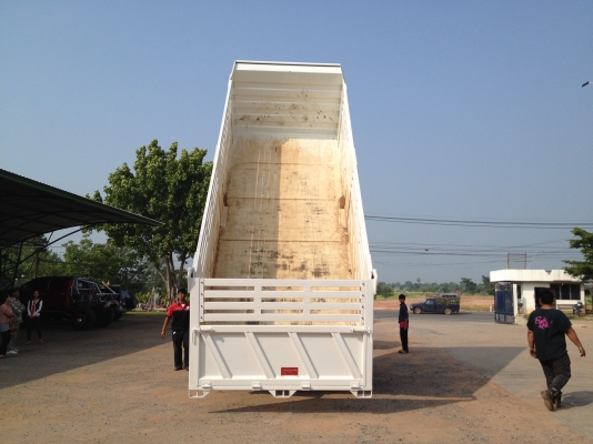 ลูกค้าสั่งครับ ยังมีอีกครับ MITSUBISHI FUSO SUPERGRATE เครื่อง 6M70 380 แรงม้า ระบบน้ำมัน ระบบไฟฟ้าทั้งคัน รถทำใหม่ทุกจุด กระบะ ยาว 6.00 เมตร กว้าง 2.50 เมตร สูง 1.50 เมตร กระบอกดั้มพ์ 15 ตัน ฝาท้ายแบบ 2 ชั้น เหล็กใหม่ทุกชิ้น พร้อมลำโพง ลากลูก พร้อมทะเบีย ลูกค้าสั่งครับ ยังมีอีกครับ MITSUBISHI FUSO SUPERGRATE เครื่อง 6M70 380 แรงม้า ระบบน้ำมัน ระบบไฟฟ้าทั้งคัน รถทำใหม่ทุกจุด กระบะ ยาว 6.00 เมตร กว้าง 2.50 เมตร สูง 1.50 เมตร กระบอกดั้มพ์ 15 ตัน ฝาท้ายแบบ 2 ชั้น เหล็กใหม่ทุกชิ้น พร้อมลำโพง ลากลูก พร้อมทะเบีย