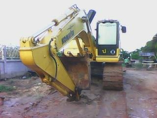 ขายแบคโฮโคมัทสุรุ่น 8 ราคา2600,000บาทสนใจต่อลองราคาได้ครับและยังมีโกเบลโก้ชุปเปอร์ x อีกคันรูปจะลงทีหลัง