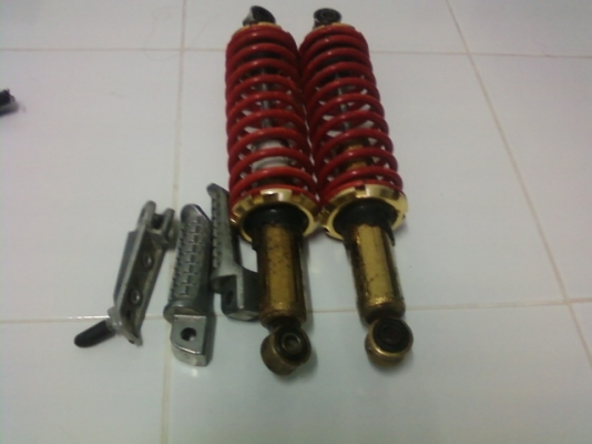 ขายโช๊ค สปริงสภาพใช้ได้ ใส่บิ๊กไบค์ ต้องการโช๊ค ซือโช๊คราคาถูก 700 บาท ขายโช๊ค สปริงสภาพใช้ได้ ใส่บิ๊กไบค์ ต้องการโช๊ค ซือโช๊คราคาถูก 700 บาท