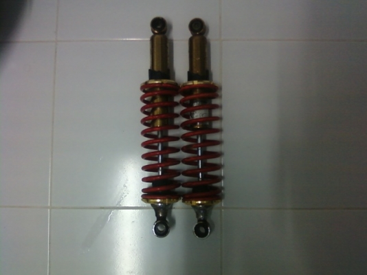 ขายโช๊ค สปริงสภาพใช้ได้ ใส่บิ๊กไบค์ ต้องการโช๊ค ซือโช๊คราคาถูก 700 บาท