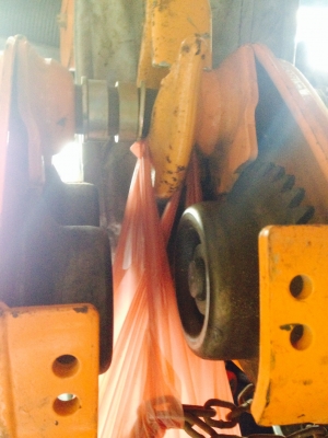 ชาย รองวิ่งมือสอง ขนาด 2T ยี่ห้อ Kito มือเพียง 1ตัว รุ่นเฟืองขับเขื่อนด้วยโซ่สาว ราคาสุดประหยัด สอบถามโทร 080-6135462