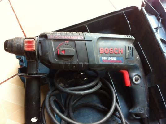สว่าน Bosch GBH 2-22 E