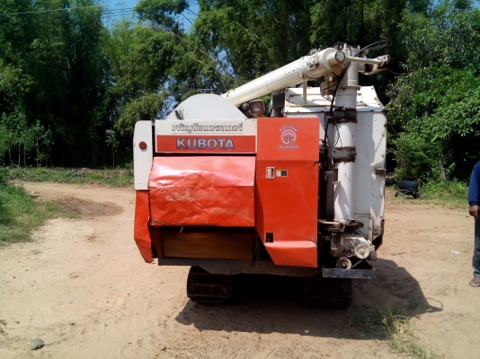 ขายรถเกี่ยวDC68Gพร้อมเทลเลอร์ลากถูกๆ ด่วนครับ