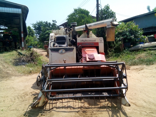 ขายรถเกี่ยวDC68Gพร้อมเทลเลอร์ลากถูกๆ ด่วนครับ
