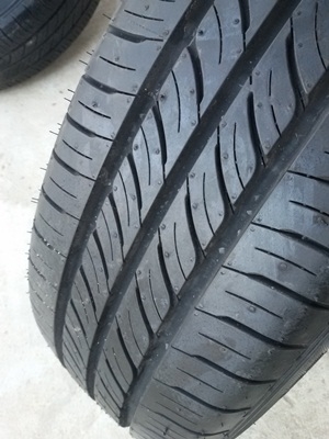 ขายยางป้ายแดง185/60/15 ปี 14  DUNLOP ENASAVE EC300   4  เส้น