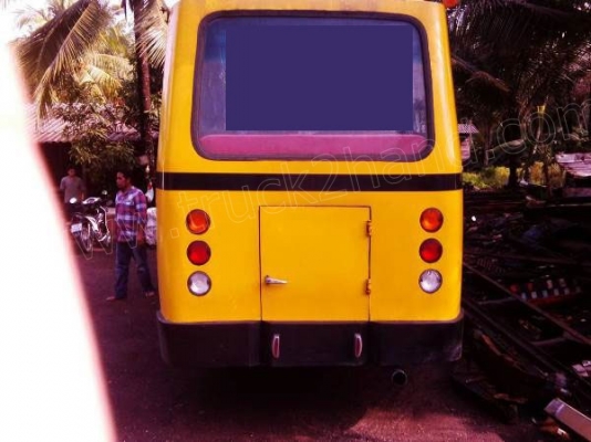 รถบัสเล็ก โครงแซซซีของอีโน่ รถบัสเล็ก โครงแซซซีของอีโน่