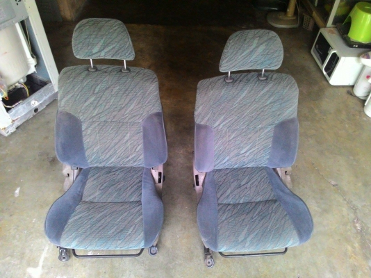 ขายเบาะ toyota tiger แค็ป 1 คู่ สวยๆๆ ราคาถูกๆๆ  (ขายแล้วนะครับ 7 เมย. 58)