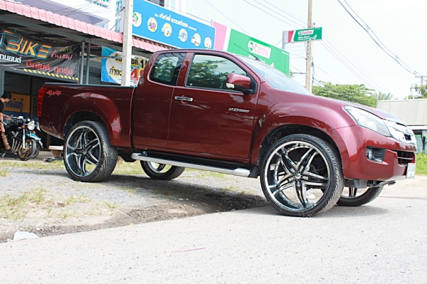 IZUSU D-MAX V-CROS ปี2012 4*4 แค๊ป เครื่อง 2.5 ล้อแม็กขอบ 26