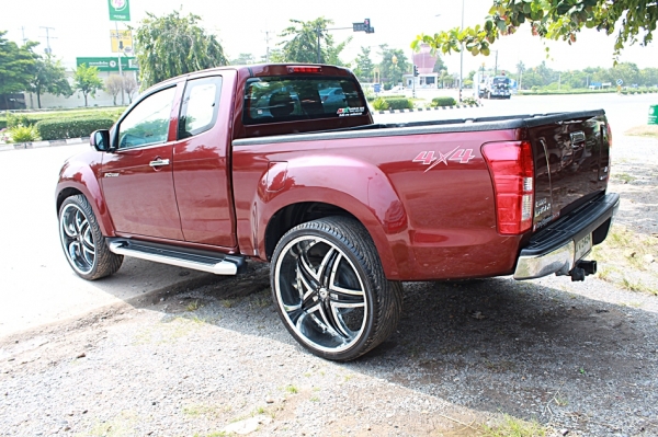 IZUSU D-MAX V-CROS ปี2012 4*4 แค๊ป เครื่อง 2.5 ล้อแม็กขอบ 26