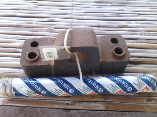 ตุ๊กตารถไถฟอร์ด 6610 AT เภาเดียว สภาพใหม่ (ซื้อมาไม่ได้ใช้) ตุ๊กตารถไถฟอร์ด 6610 AT เภาเดียว สภาพใหม่ (ซื้อมาไม่ได้ใช้)