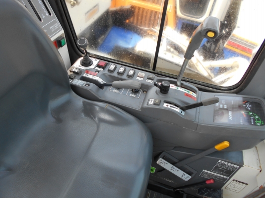 รถเกี่ยวข้าว ISEKI JAPAN 6 ขนาด70แรงม้า รถเกี่ยวข้าว ISEKI JAPAN 6 ขนาด70แรงม้า