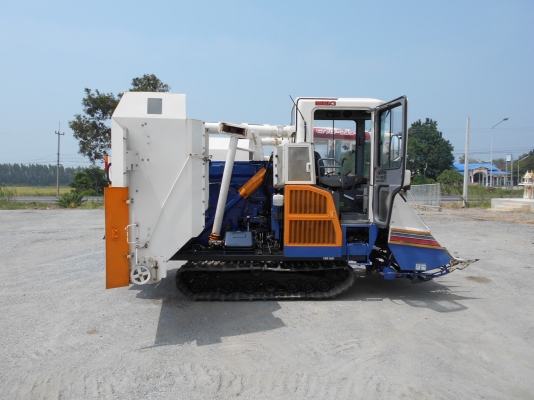 รถเกี่ยวข้าว ISEKI JAPAN 6 ขนาด70แรงม้า รถเกี่ยวข้าว ISEKI JAPAN 6 ขนาด70แรงม้า