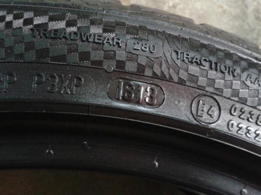 ขาย ยาง 245-40-18 ปี13 แถม 265-35-18 อีก1คู่
