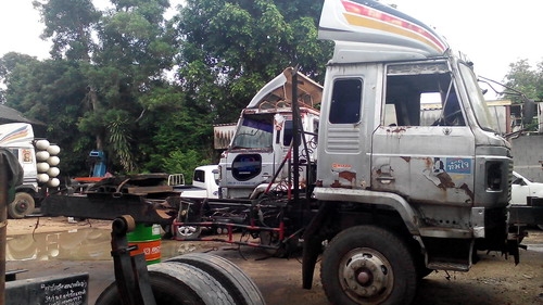 ขายรถบรรทุก สิบล้อหัวลาก Nissan พร้อมทะเบียน ขายรถบรรทุก สิบล้อหัวลาก Nissan พร้อมทะเบียน