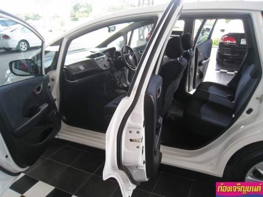 HONDA NEW JAZZ 1.5V i-VTEC AUTO AIRBAG ABS ปี 2012