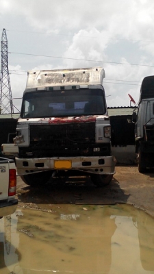 ขายรถบรรทุก สิบล้อหัวลาก Nissan พร้อมทะเบียน