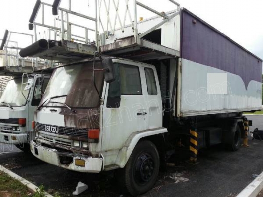 รถบรรทุก 6 ล้อช่วงยาวยี่ห้ออีซูซุ รุ่น FTR  ตู้บรรทุกอลูมิเนียม...สามารถแวะชมสภาพรถและทดลองรถได้ที่ศูนย์พักรถ truck2hand จังหวัดสระบุรีครับ