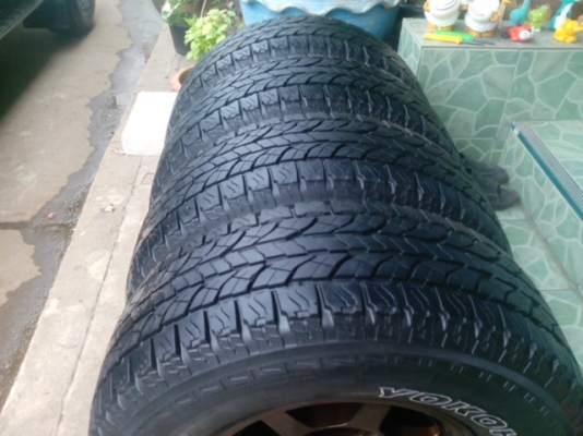 ขายยาง Yokohama  AT/S ขนาด 265/70/16  พร้อมล้อte37x  สภาพสวยๆเลยครับ